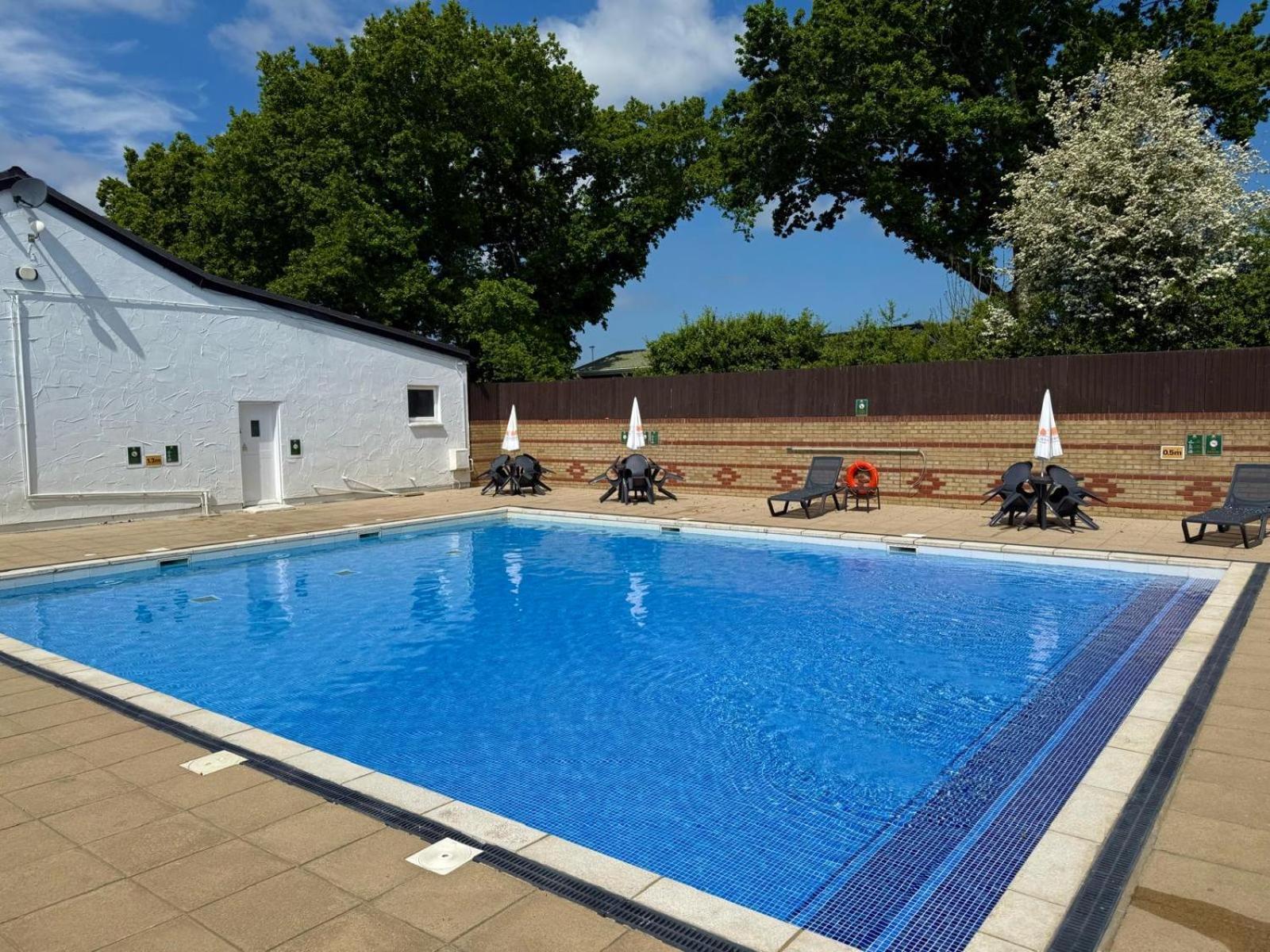Red Squirrel Lodge Sandown Esterno foto